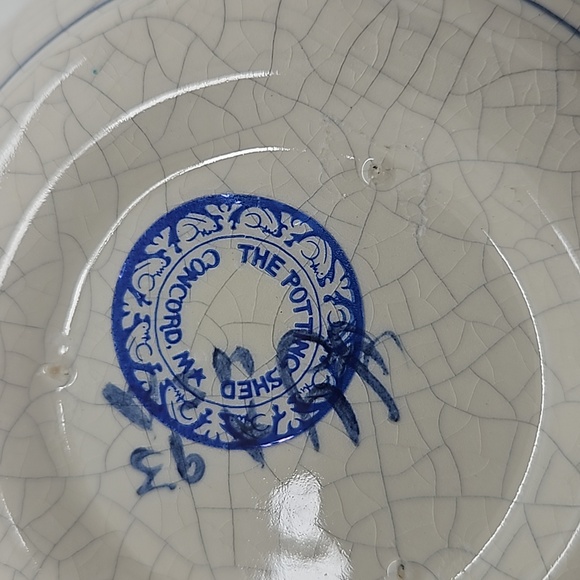 Dedham Pottery / Potting Shed Baby Bowl 6 in. - Picture 4 of 4